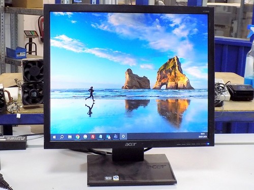 Acer v193 monitor - 19, pollici