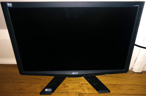 Acer x193w widescreen - 19",